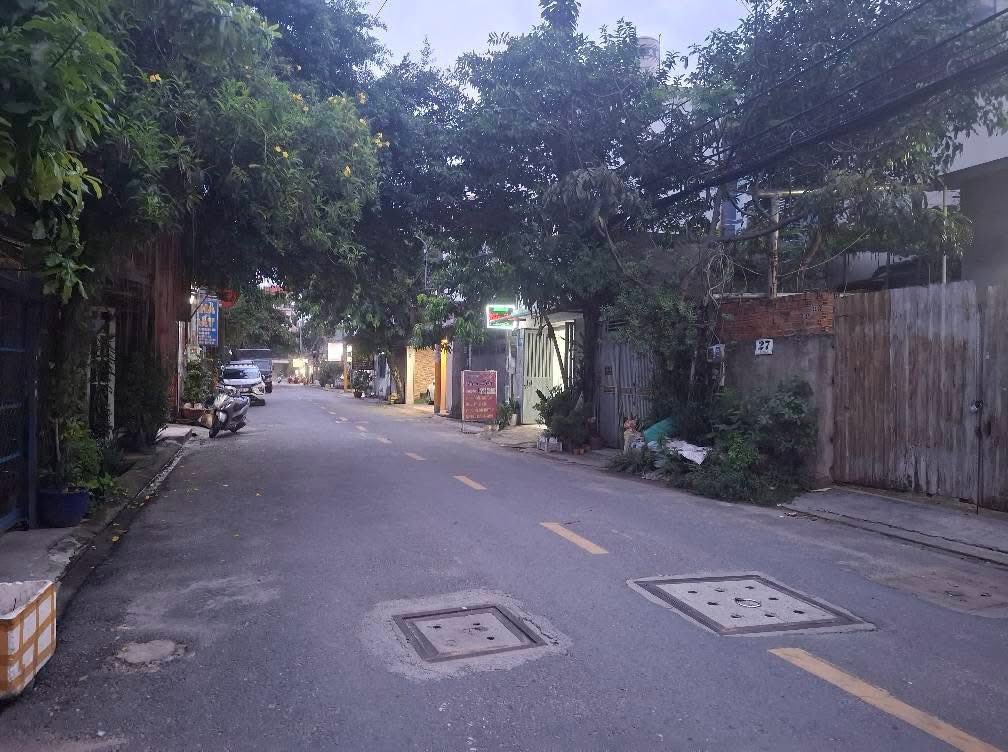 Bán nhà mặt tiền đường Tân Thới Hiệp 13 Quận 12 – 300m² thổ cư, hướng Bắc, giá 16 tỷ