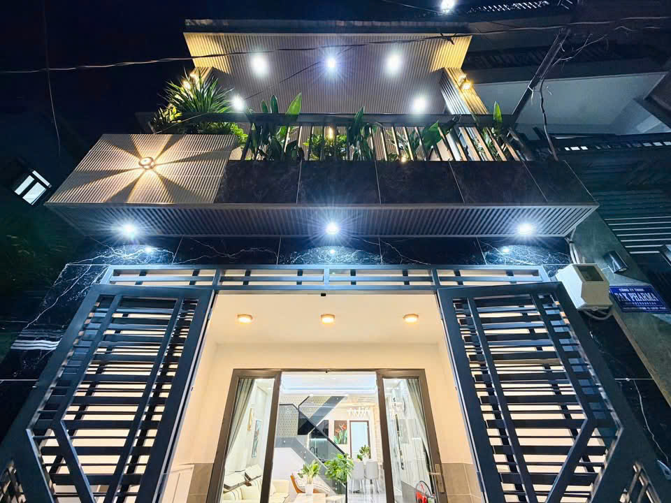 Mua nhà Dương Quảng Hàm Gò Vấp – hẻm xe hơi trung tâm, 4x15m, hướng Nam, 3 phòng ngủ, full nội thất