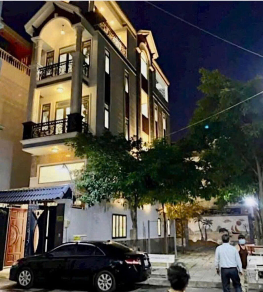 Nhà khu VIP P6 Gò Vấp – căn góc 2 mặt tiền cực thoáng, 4PN, giá chỉ 10.2 tỷ!