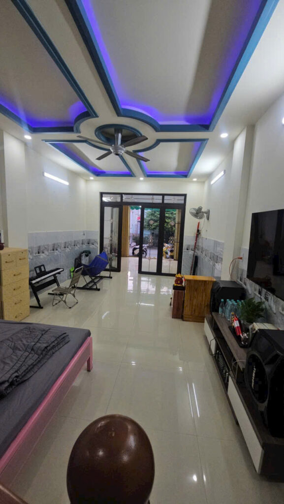 Bán nhà mặt tiền Hiệp Thành 45 Quận 12 – Nhà 1 lầu, 3 phòng ngủ, hướng Tây Bắc hợp mệnh Kim Thủy